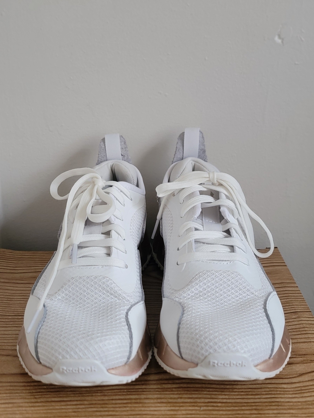 Reebok Women’s Training Shoes White/Rose Gold Size 8 - Picture 7 of 9